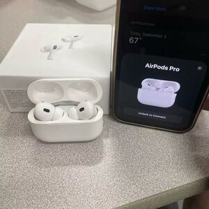 Apple AirPods Pro 2- Classic White